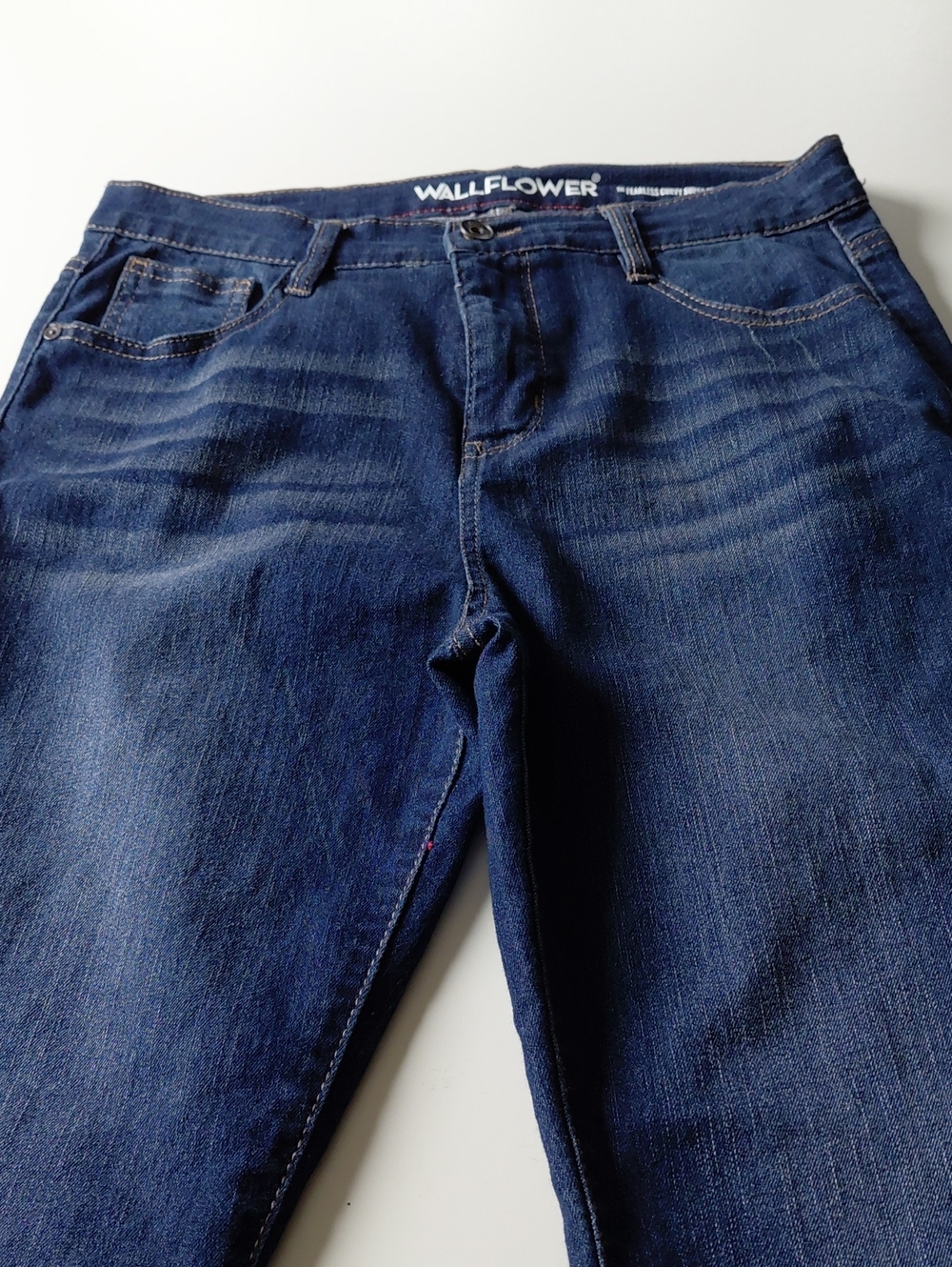 WALLFLOWER Women's The Fearless Curvy Super High Rise Blue Jeans Size 9
